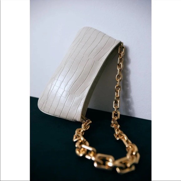 Zara Handbags - Chain strap Zara Shoulder bag